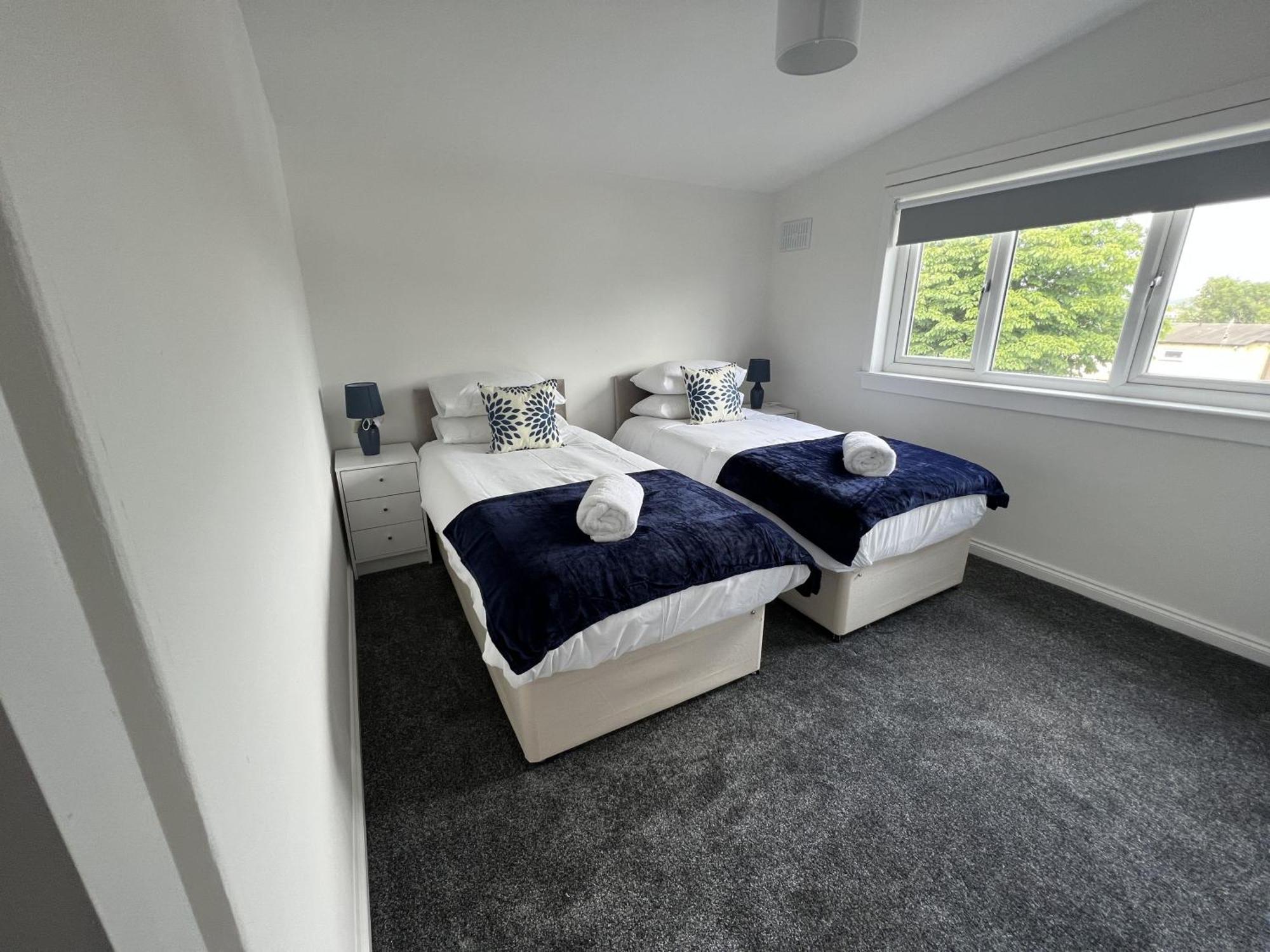 Alexander Road Villa Glenrothes Exterior photo
